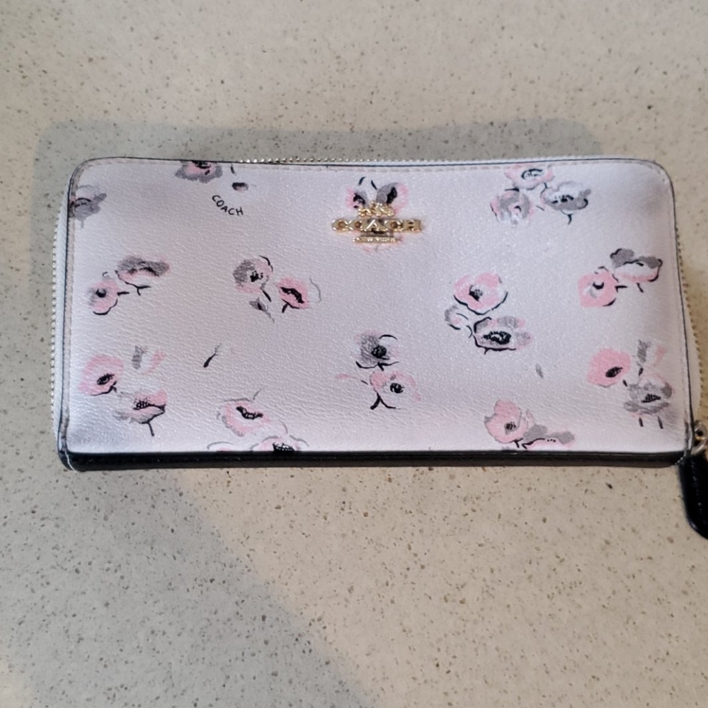 Coach zip wallet